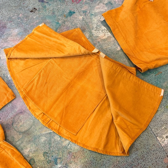 4 Piece 1970s Dance Uniform - Picture 9 of 16